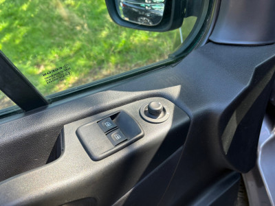 Renault Trafic 2.0 dCi 120PK T29 L2H1|DUBBELCABINE|Dubbele schuifdeuren|cruise|achteruitrijcamera|airco|trekhaak 2000KG|navi|EURO6 foto 19