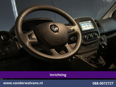 Renault Trafic 2.0 dCi 120pk L2H1 Inrichting Euro6 Airco | Omvormer | Camera | Navigatie | LED | Imperiaal Trekhaak, Cruisecontrol, Parkeersensoren, Bijrijdersbank foto 16