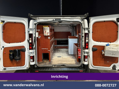 Renault Trafic 2.0 dCi 120pk L2H1 Inrichting Euro6 Airco | Omvormer | Camera | Navigatie | LED | Imperiaal Trekhaak, Cruisecontrol, Parkeersensoren, Bijrijdersbank foto 2