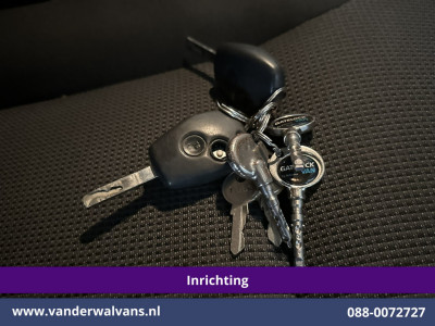Renault Trafic 2.0 dCi 120pk L2H1 Inrichting Euro6 Airco | Omvormer | Camera | Navigatie | LED | Imperiaal Trekhaak, Cruisecontrol, Parkeersensoren, Bijrijdersbank foto 21