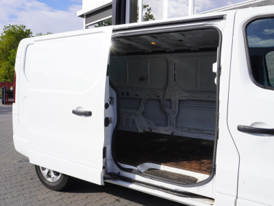 Renault Trafic 2.0 dCi 130PK L2 EURO 6 - Airco - Cruise - PDC - €21.950,- Excl. foto 9
