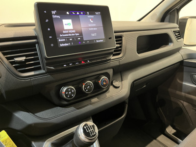 Renault Trafic 2.0 dCi 130 PK L2H1 / Euro 6 / Schuifdeur L + R / LED / Airco / Cruise Control / Camera / Trekhaak / CarPlay / 3-Zits / 69.000 KM !! foto 8