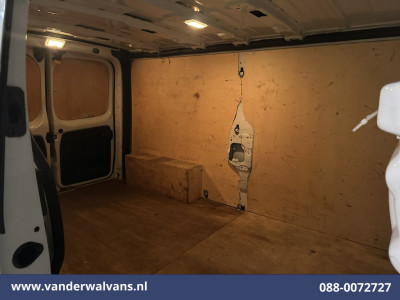 Renault Trafic 2.0 dCi 130pk L2H1 Euro6 Airco | LED | Cruisecontrol | Parkeersensoren Bijrijdersbank foto 12