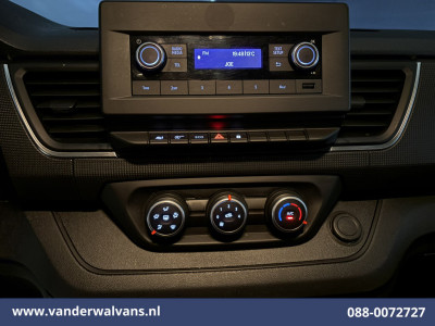 Renault Trafic 2.0 dCi 131pk L2H1 Euro6 Airco | LED | Cruisecontrol | 2500kg Trekhaak | Bijrijdersbank foto 15