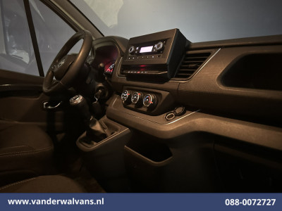 Renault Trafic 2.0 dCi 131pk L2H1 Euro6 Airco | LED | Cruisecontrol | 2500kg Trekhaak | Parkeersensoren Bijrijdersbank foto 13