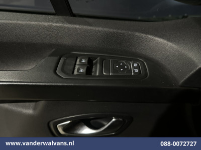 Renault Trafic 2.0 dCi 131pk L2H1 Euro6 Airco | LED | Cruisecontrol | 2500kg Trekhaak | Parkeersensoren Bijrijdersbank foto 17