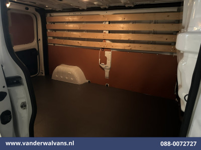Renault Trafic 2.0 dCi 131pk L2H1 Euro6 Airco | LED | Cruisecontrol | 2500kg Trekhaak | Parkeersensoren Bijrijdersbank foto 9