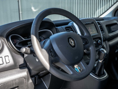 Renault Trafic 2.0 dCi 145 L2H1 | Automaat | 145 PK | 3-Zits | Camera | Cruise | Airco | Trekhaak foto 13