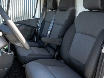 Renault Trafic 2.0 dCi 145 L2H1 | Automaat | 145 PK | 3-Zits | Camera | Cruise | Airco | Trekhaak foto 14