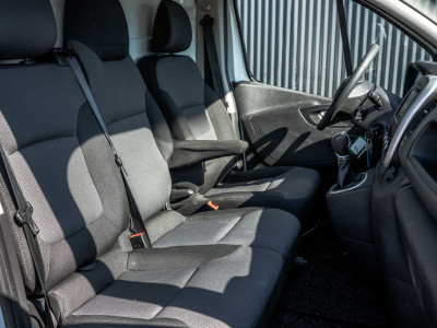 Renault Trafic 2.0 dCi 145 L2H1 | Automaat | 145 PK | 3-Zits | Camera | Cruise | Airco | Trekhaak foto 15