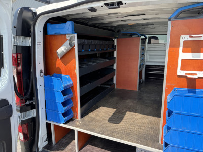 Renault Trafic 2.0 dCi 145 PK / AUTOMAAT / L1H1 / 2x SCHUIFDEUR / INRICHTING / TREKHAAK / IMPERIAAL / 3-ZITS 10