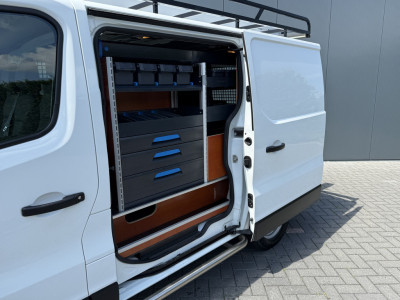 Renault Trafic 2.0 dCi 145 PK / AUTOMAAT / L1H1 / 2x SCHUIFDEUR / INRICHTING / TREKHAAK / IMPERIAAL / 3-ZITS 12
