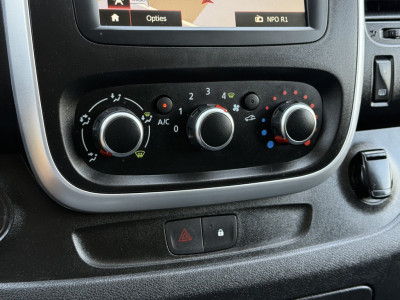 Renault Trafic 2.0 dCi 145 PK / AUTOMAAT / L1H1 / 2x SCHUIFDEUR / INRICHTING / TREKHAAK / IMPERIAAL / 3-ZITS 20