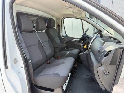 Renault Trafic 2.0 dCi 145 PK / AUTOMAAT / L1H1 / 2x SCHUIFDEUR / INRICHTING / TREKHAAK / IMPERIAAL / 3-ZITS 8