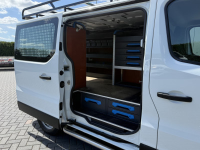 Renault Trafic 2.0 dCi 145 PK / L1H1 / AUTOMAAT / 2x SCHUIFDEUR / INRICHTING / TREKHAAK / IMPERIAAL / 3-ZITS foto 12
