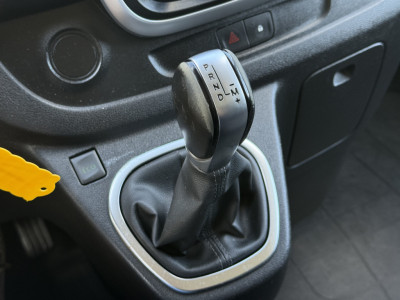 Renault Trafic 2.0 dCi 145 PK / L1H1 / AUTOMAAT / 2x SCHUIFDEUR / INRICHTING / TREKHAAK / IMPERIAAL / 3-ZITS foto 19