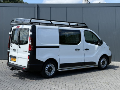 Renault Trafic 2.0 dCi 145 PK / L1H1 / AUTOMAAT / 2x SCHUIFDEUR / INRICHTING / TREKHAAK / IMPERIAAL / 3-ZITS foto 4