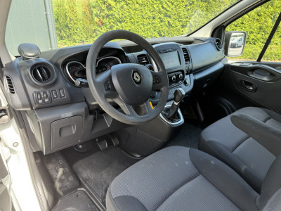 Renault Trafic 2.0 dCi 145 PK / L1H1 / AUTOMAAT / 2x SCHUIFDEUR / INRICHTING / TREKHAAK / IMPERIAAL / 3-ZITS foto 8