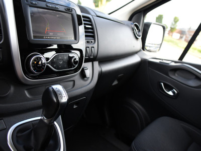 Renault Trafic 2.0 dCi 145 T29 L2H1 DC Black Edition Camera, Cruise, Clima, 145pk, Automaat, 2 x Schuifdeur, Trekhaak, Sensoren, foto 18
