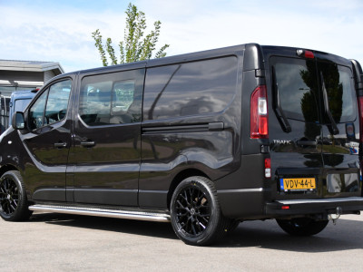 Renault Trafic 2.0 dCi 145 T29 L2H1 DC Black Edition Camera, Cruise, Clima, 145pk, Automaat, 2 x Schuifdeur, Trekhaak, Sensoren, foto 3