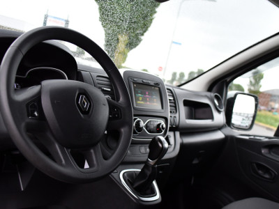 Renault Trafic 2.0 dCi 145 T29 L2H1 DC Edition Camera, Cruise, Automaat, 145pk, LED, Clima, Sensoren, Trekhaak, Multimedia, Uniek! foto 2