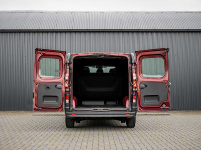 Renault Trafic 2.0 dCi 150 L2H1 | Automaat | 5-Zits | 150 PK | Camera | Cruise | Navi | Airco foto 9