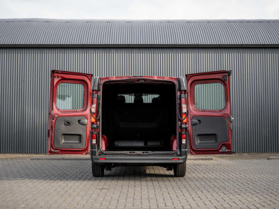 Renault Trafic 2.0 dCi 150 L2H1 | Automaat | 5-Zits | 150 PK | Camera | Cruise | Navi | Airco foto 9