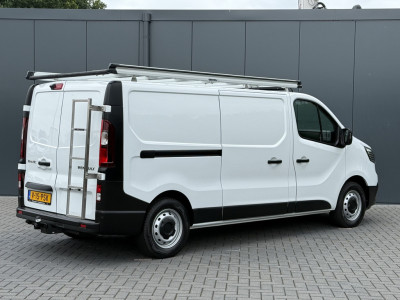 Renault Trafic 2.0 dCi 150 PK AUTOMAAT / L2H1 / 27.349 KM!! / TREKHAAK / IMPERIAAL / 3-ZITS / CAMERA / LED 3