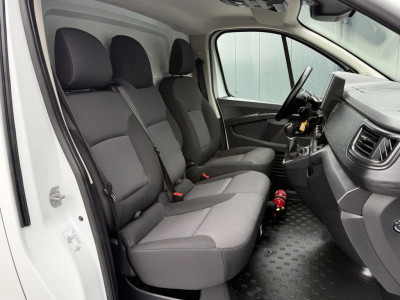 Renault Trafic 2.0 dCi 150 PK AUTOMAAT / L2H1 / 27.349 KM!! / TREKHAAK / IMPERIAAL / 3-ZITS / CAMERA / LED 6