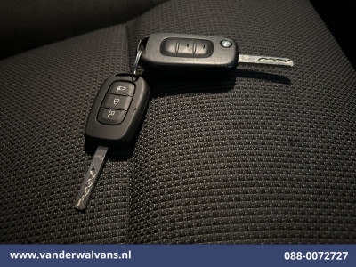 Renault Trafic 2.0 dCi 150pk L2H1 Euro6 Airco | Navigatie | Cruisecontrol | LED | Parkeersensoren Bijrijdersbank foto 18