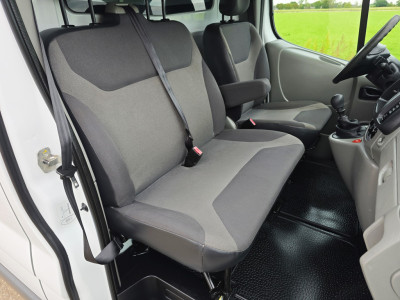 Renault Trafic 2.0 dCi T27 L1H1 Générique - 115 Pk - Euro 5 - Airco - Trekhaak foto 12