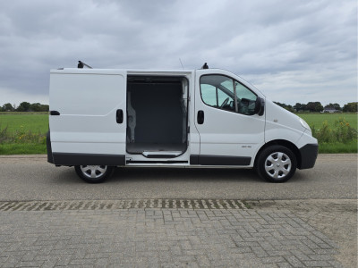 Renault Trafic 2.0 dCi T27 L1H1 Générique - 115 Pk - Euro 5 - Airco - Trekhaak foto 21