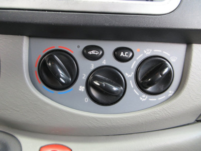 Renault Trafic 2.0 dCi T29 L1H1 airco 9