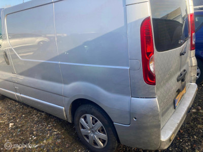 Renault Trafic 2.5 dCi T27 L1H1 MOTOR DEFEKT foto 12