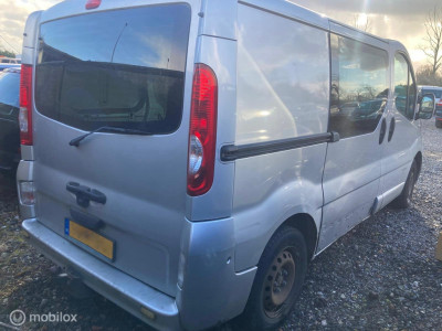Renault Trafic 2.5 dCi T27 L1H1 MOTOR DEFEKT foto 5