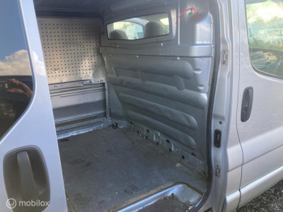 Renault Trafic 2.5 dCi T27 L1H1 MOTOR DEFEKT foto 6