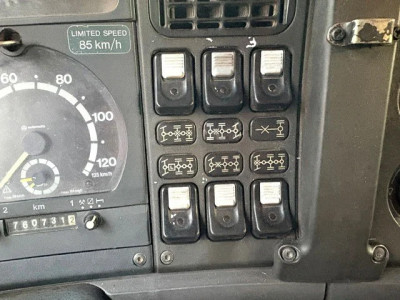 Scania P124-360 C 6x6 FULL STEEL 3-WAY KIPPER (12 GEARS MANUAL GEARBOX / REDUCTION AXLES / FULL STEEL SUSPENSION / P.T.O. / ETC.) foto 15