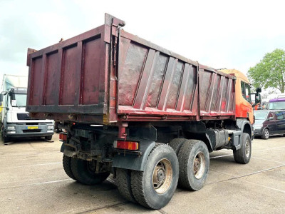 Scania P124-360 C 6x6 FULL STEEL 3-WAY KIPPER (12 GEARS MANUAL GEARBOX / REDUCTION AXLES / FULL STEEL SUSPENSION / P.T.O. / ETC.) foto 3