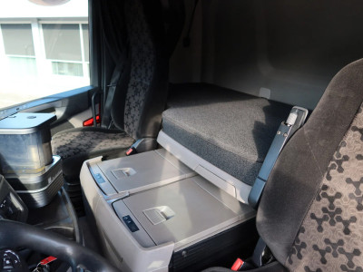 Scania R500 NGS 4x2 Trekker met kraan HMF 1920 foto 5