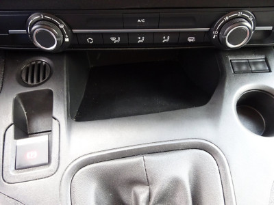 Schade bedrijfswagens Partner 1.2 PureTech Pro BENZINE  AIRCO NAVI CRUISE CONTROL PDC SCHUIFDEUR 14