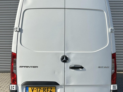 Schade bedrijfswagens Sprinter 315 1.9 CDI L3H2 foto 12