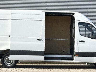 Schade bedrijfswagens Sprinter 315 1.9 CDI L3H2 foto 3