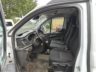 Schade bedrijfswagens Transit Custom 340 2.0 TDCI L2H2 Trend AIRCO/NAVI BJ 2023 foto 9