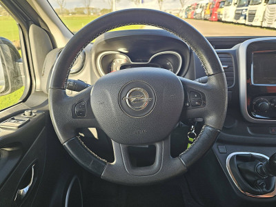 Schade bedrijfswagens VIVARO 1.6 foto 10