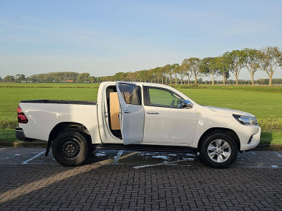 Toyota HI-LUX 2.4 EU netto exportprijs 19950,00 ac automaat EURO6 trekhaak bluetooth achterbank wordt bijgeleverd foto 15