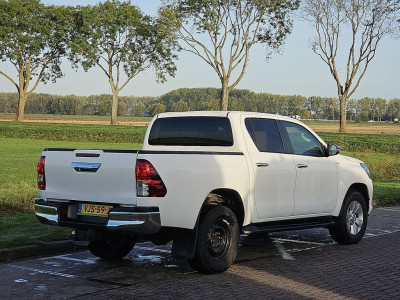 Toyota HI-LUX 2.4 EU netto exportprijs 19950,00 ac automaat EURO6 trekhaak bluetooth achterbank wordt bijgeleverd foto 3