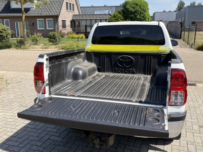 Toyota HiLux 2.4 D-4D 150PK E6 Aut. 4WD Double Cab Professional â camera â Trekhaak 3,5Ton 16