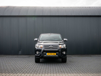 Toyota HiLux 2.4 D 4WD | 4x4 | 150 PK | Camera | Cruise | Airco | Leder interieur | Trekhaak foto 3