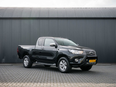 Toyota HiLux 2.4 D 4WD | 4x4 | 150 PK | Camera | Cruise | Airco | Leder interieur | Trekhaak foto 4