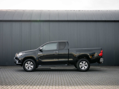 Toyota HiLux 2.4 D 4WD | 4x4 | 150 PK | Camera | Cruise | Airco | Leder interieur | Trekhaak foto 5